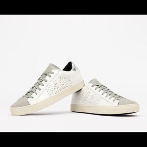 P448  Pearl John Low Top Sneaker, Size 39